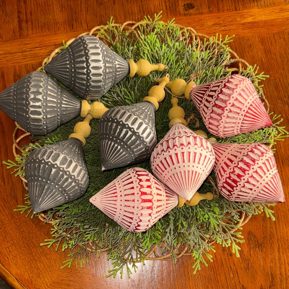 Holiday Time Geometric Finial Ornaments Shatterproof 4 Red & 4 Black